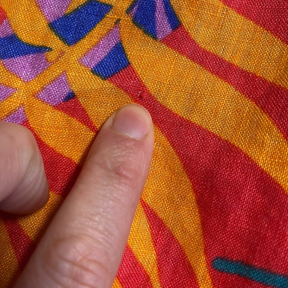 C&C CALIFORNIA Red Tropical Island Inspired Linen Top, Relaxed Beach Resort Wear - Picture 11 of 14